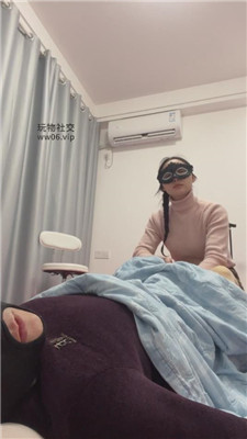 【姗姗】鞭打耳光虐乳肉丝高跟踩踏    241213-8