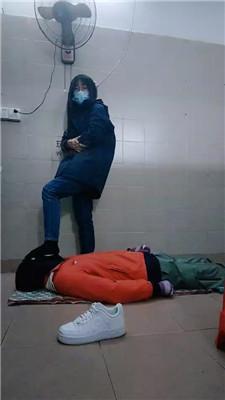 【奇了怪了】运动鞋棉袜踩虐地毯奴 JS241222-6