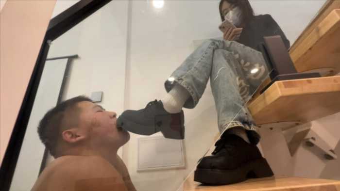 【无双Sama】线下约调实录，舔超脏鞋底喂酸奶 YC-241228