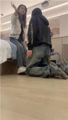 【沐沐大大】闺蜜观战-抽耳光/小白鞋白袜玩弄 JS250108-32