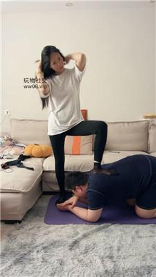 【埋汰】瑜伽女神骑马黑丝踩虐 bf50216