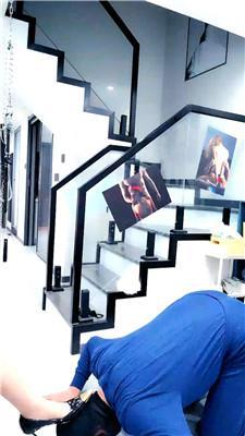 【芏筄】反差被女老板狂揍 JS250510-3