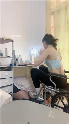 【小猫】脏鞋白袜踩虐家奴 JS250530-27