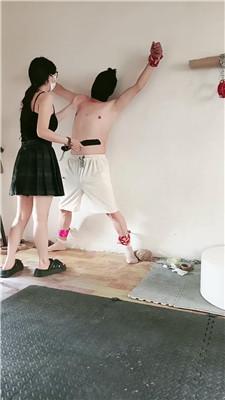 【水水】双S-脚下喂食/吊绑轮流虐打【双视角版】 YC-250611-5