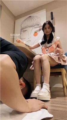 【香芋朱朱】喂口水圣水-近距离舔脏鞋白袜 bf54450