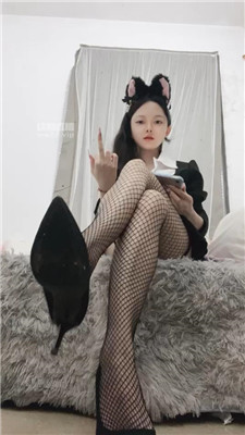 【婉婉】爬进来被主人口水虐    250616-13