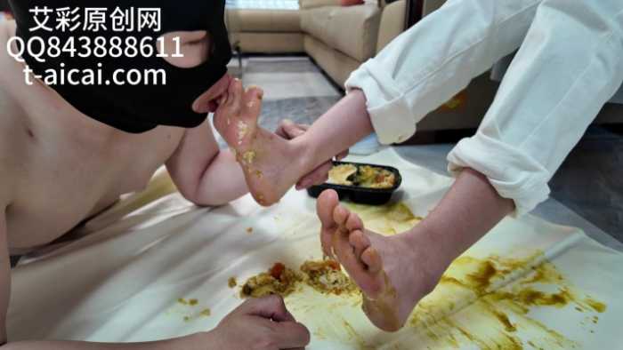 『chnnsct1818』黑臭脚汗踩踏融合食物喂食 YC-250619-3