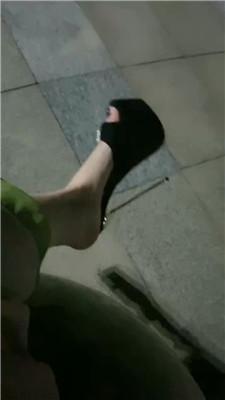 【总攻大人】户外开发抖M素人 JS250704-32