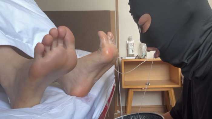 喉鞋炼成计划：长时间抽插式深喉，按住头深喉残忍插吐（地下室）YC-250711-6