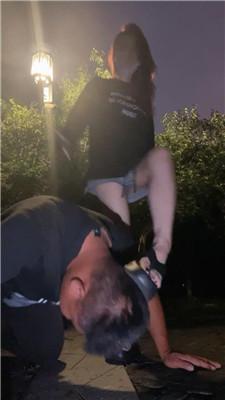 【欣妍】户外骑狗强制舔脚 bf55870