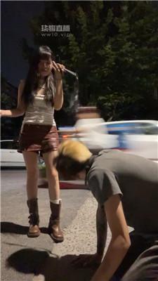 【婉纱sama】深夜户外公开遛狗【双视角版】 bf56403