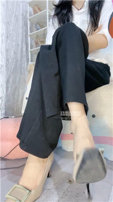 【苒苒】上课偷看字母圈小说被S老师发现    250907-16