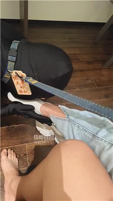【诺婷】闻舔情侣主的臭脚丫 JS250918-10