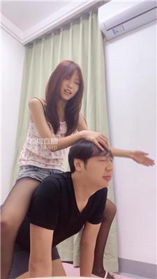 【小郁】可爱小主的脚下奴 bf57766