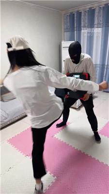 【足彩馆】捆绑群调暴力踢踹 bf57920