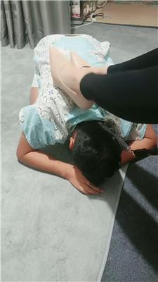 【娜S】高跟踩踏地毯奴 JS251019-53