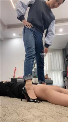 【小云】高跟肉丝踩母狗 JS251020-2