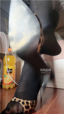 【咬猫】憋尿口哨挑逗    251020-16