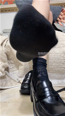 【白渝】黑棉袜小皮鞋裸足    251031-2