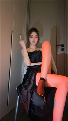 【凉子】带着你骚老婆当厕所    251111-10