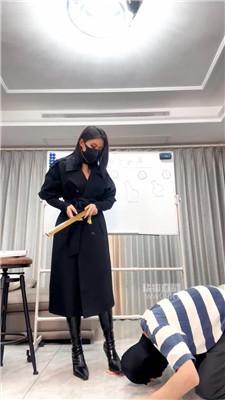 【御清】长靴女神教训犯贱奴【双视角版】 bf59649